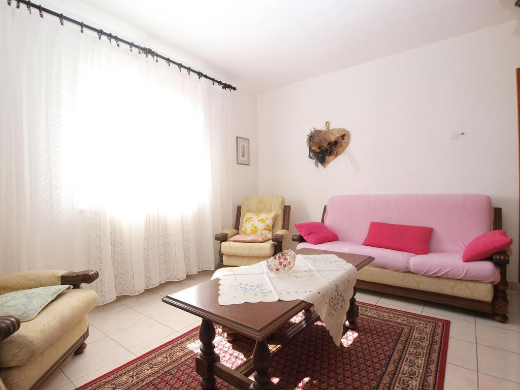 Apartment Luisa 1437 Peruški Eksteriør bilde
