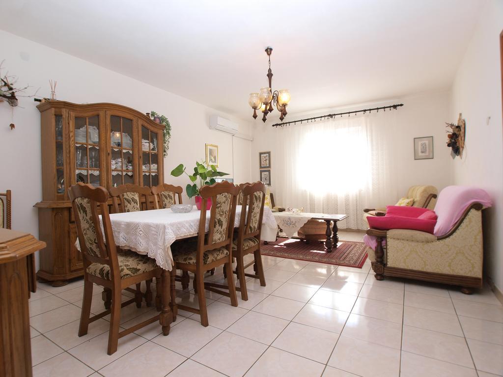 Apartment Luisa 1437 Peruški Eksteriør bilde