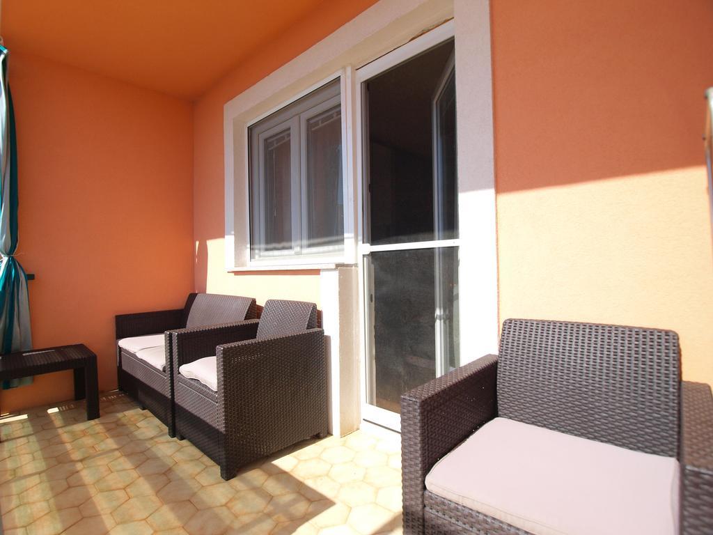 Apartment Luisa 1437 Peruški Eksteriør bilde